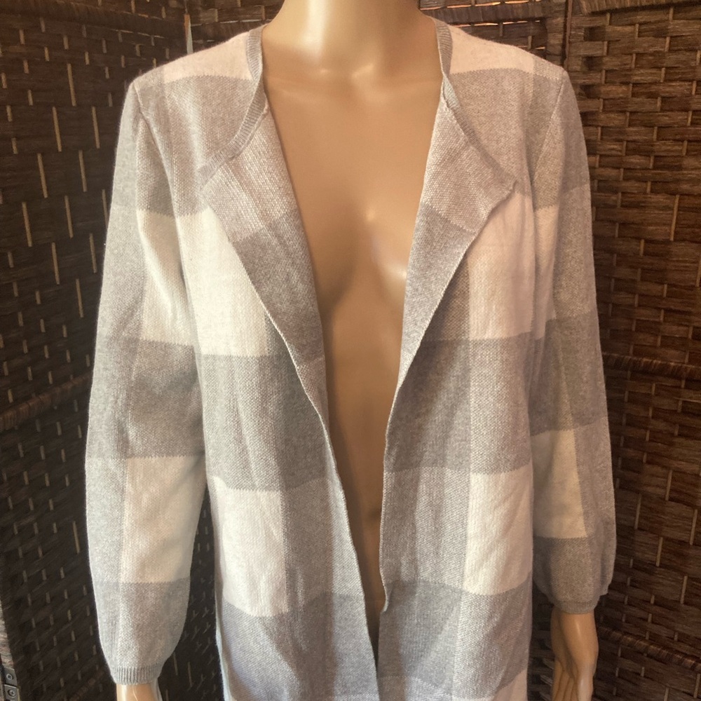 Loft Outlet Size M Cardigan Gray & White Color Block BRAND NEW